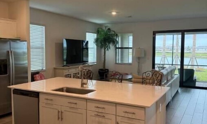 Estero House | Beautiful home in Estero Florida. Just north of Naples. In safe gated community.