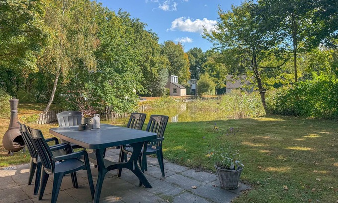 Hoeven House | Beautiful home in Hoeven with WiFi
