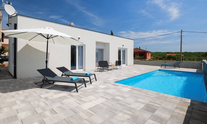 Orbanici House | Beautiful home in Majmajola