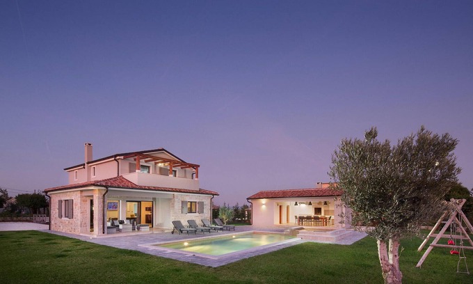Divsici House | Beautiful home in Marcana with sauna
