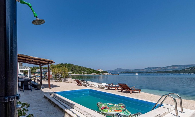 Putnikovic House | Beautiful home in Putnikovic with WiFi