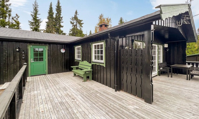 Sjusjoen House | Beautiful home in Sjusjøen with kitchen