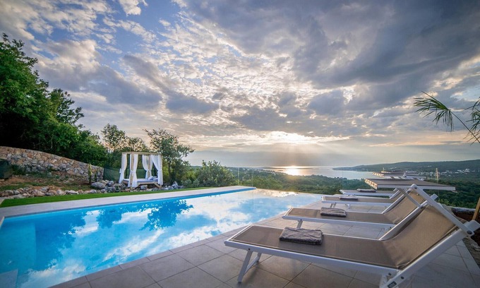 Dobrinj House | Beautiful home in Suzan