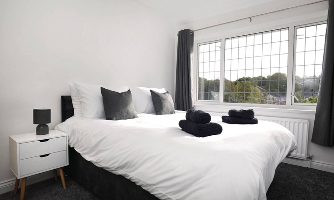 Cradley House | Beautiful home in the West Midlands near Birmingham sleeps up to 6 people