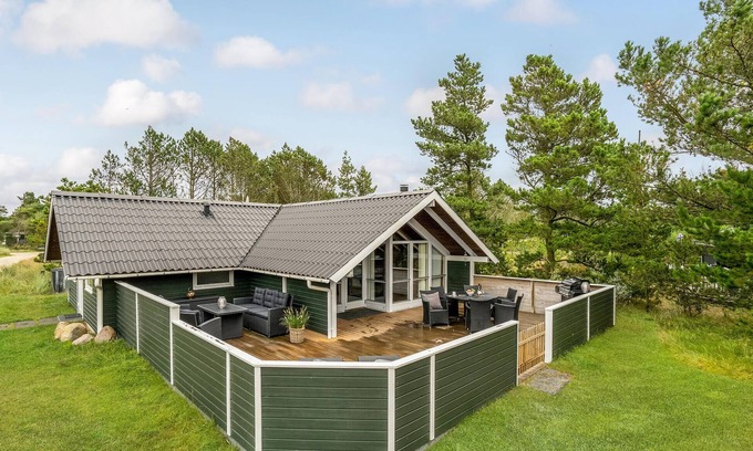 Sønder Vorupør House | Beautiful home in Thisted with kitchen
