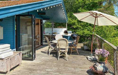 Holloselund House | Beautiful Home In Vejby With Wifi