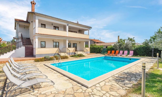 Visnjan House | Beautiful home in Visnjan with WiFi