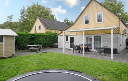 Wemeldinge House | Beautiful Home In Wemeldinge With Wifi