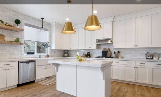 Vineyard House | Beautiful Home just miles from Sundance Mountain Resort