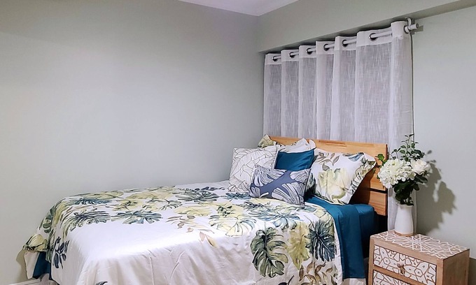McCully - Moiliili Apartment | Beautiful Home near Waikiki, w/Car Rental and On-site Parking (4 Guests Max)