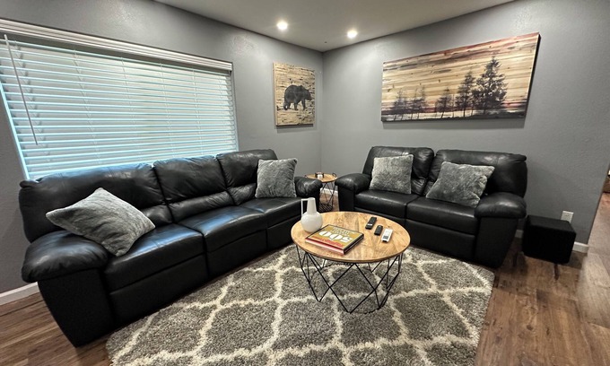 Columbia House | Beautiful home on full acre of privacy just steps away from Columbia State Park