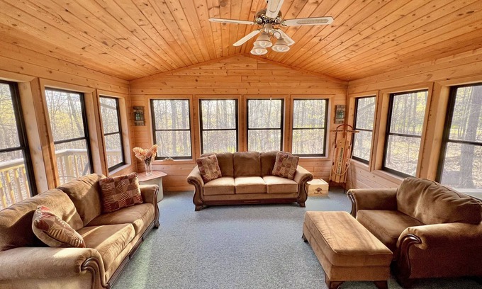 Deerwood House | BEAUTIFUL home on Rolling Hills Country Club