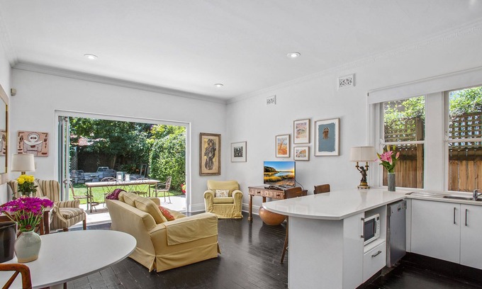 Bellevue Hill House | Beautiful home with private garden