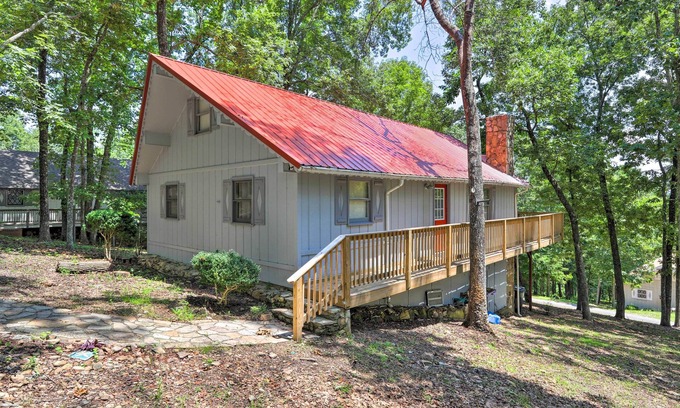Pine Mountain Valley Villa | Beautiful Home with Mountain-View Deck + Smart TV