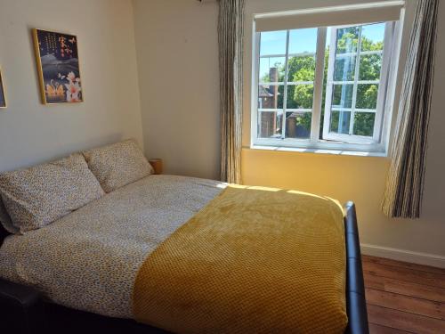 Durham Apartment | Beautiful home with 3 beds in 3 seperate rooms in Durham free parking