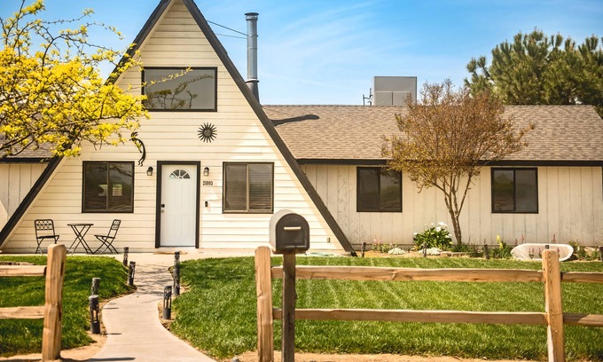 Exeter Other | Beautiful home with a short drive to see the Giant Sequioas.