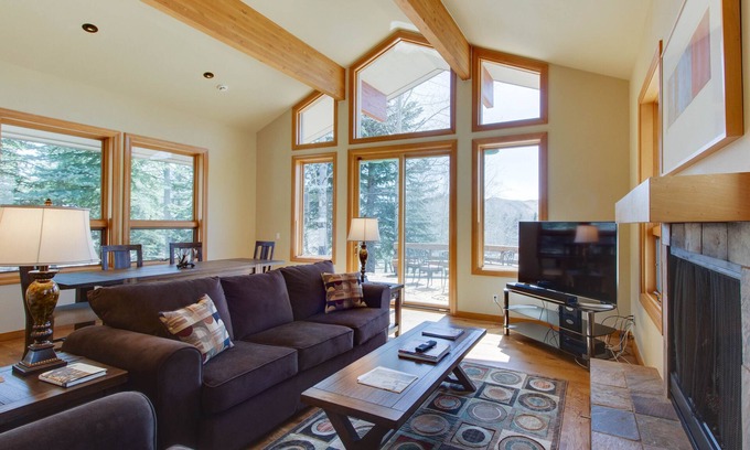 Hailey House | Beautiful Home with Private Hot Tub & Sauna in the Ketchum/Sun Valley Area