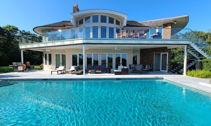 Montauk House | Beautiful home with spectacular views of the ocean.