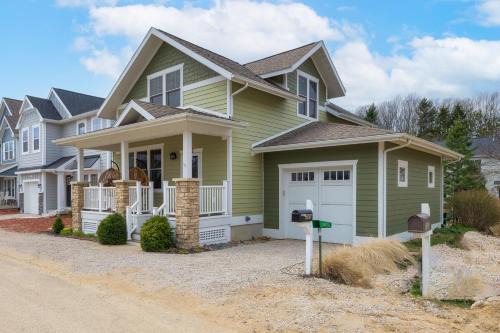 South Haven House | Beautiful home with year round swimming and hot tub!