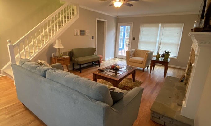 Marietta House | Beautiful House 4 ENTIRE Family near Suntrust Park