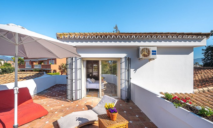 New Golden Mile Ski Chalet | BEAUTIFUL HOUSE 5 MINUTES WALKING FROM THE BEACH