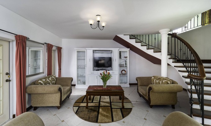 Fitts Village House | Beautiful house moments from the beach