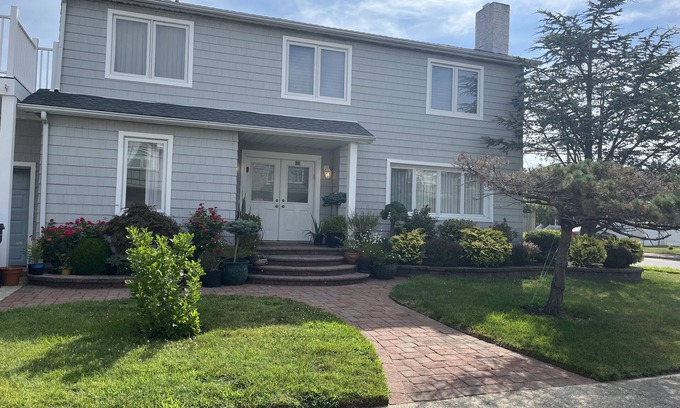 Ventnor City House | Beautiful house on Bayside with four bedroom and pool