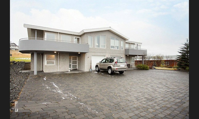 Hafnarfjordur House | Beautiful House With Amazing Views