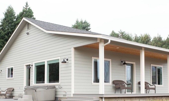 McKinleyville House | Beautiful House with Hot Tub in Sunny Blue Lake