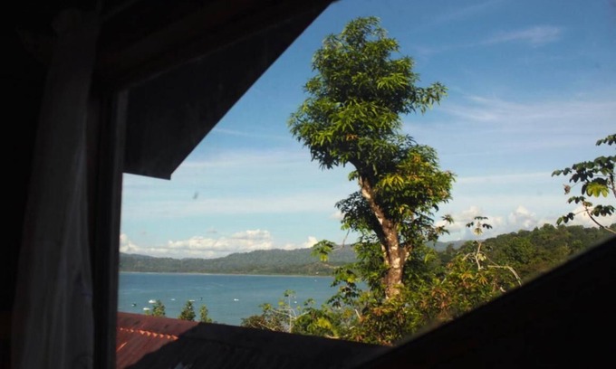 Drake Bay Bed & Breakfast | Beautiful house with panoramic view of the bay and gardens