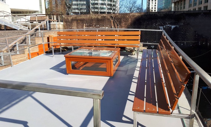 Stadsdriehoek Boat Rental | Beautiful houseboat in the centre of Rotterdam for max 8 guests