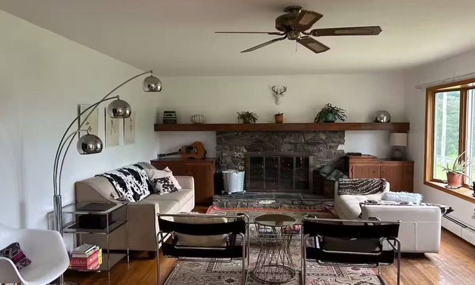 Copake House | Beautiful Hudson Valley Country Lake House