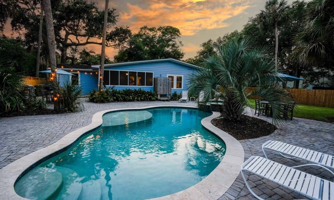 Isle of Palms House | Beautiful Isle of Palms home with heated spa and private pool! Close to beach!