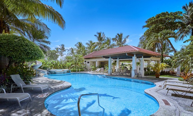 Barrio Los Villalobos House | Beautiful Jaco Beach House with Perfect Location