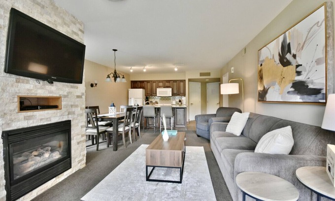 Oro-Medonte Apartment | Beautiful Jacuzzi Suite with Garden View/Studio