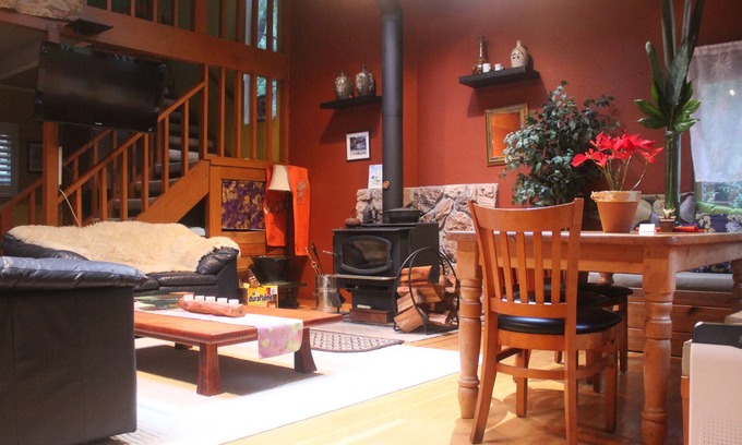 Scotts Valley Bed & Breakfast | Beautiful Japanese in-law unit tucked away in the Santa Cruz Mountains