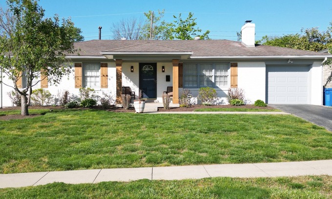 Lexington House | Beautiful Kentucky Home! 15 minute drive to Keeneland and Kentucky Horse Park