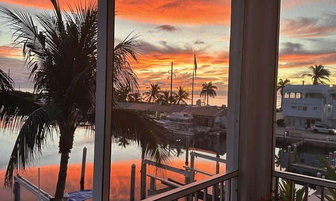 Islamorada Condo | Beautiful 'Keysey' Condo in Bay Harbour Gated Community 24-0169