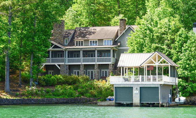 Clarkesville House | Beautiful Lake Burton Home