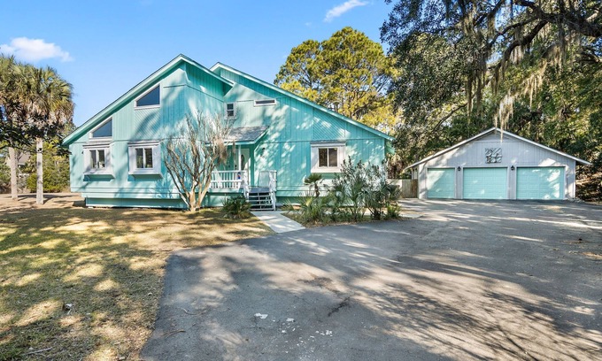 Blue Heron Lake House | Beautiful Lake-Front Home on Fripp Island! Resort Access Included! Golf Cart Included!