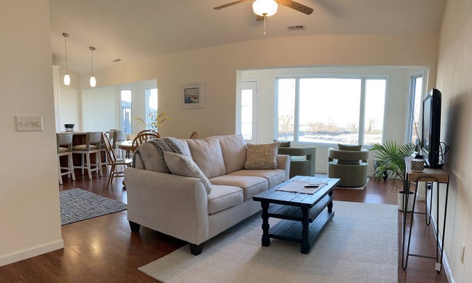 Oak Harbor Condo | Beautiful Lake & Marsh View 2 Bed/2 Bath Condo at Green Cove with Dock and Pool!