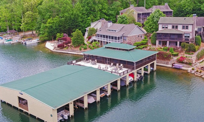 Clarkesville House | Beautiful Lakefront Home on Lake Burton