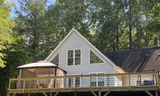 Lake Oconee House | Beautiful Lakefront Family Retreat