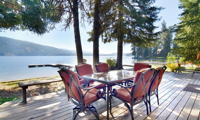 McCall House | Beautiful Lakefront House near North Beach with Private Dock