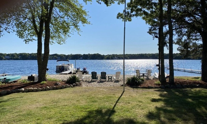 Mashpee House | Beautiful lakefront vacation property in Mashpee