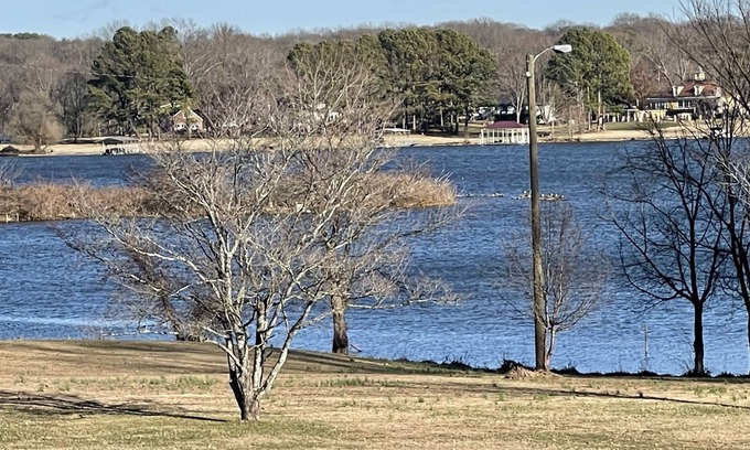 Hendersonville House | Beautiful Lakehouse with Dock