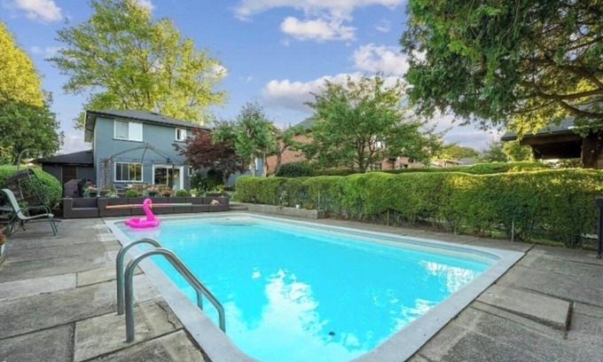 Lakeview Apartment | Beautiful Lakehome in City with Private Pool😍