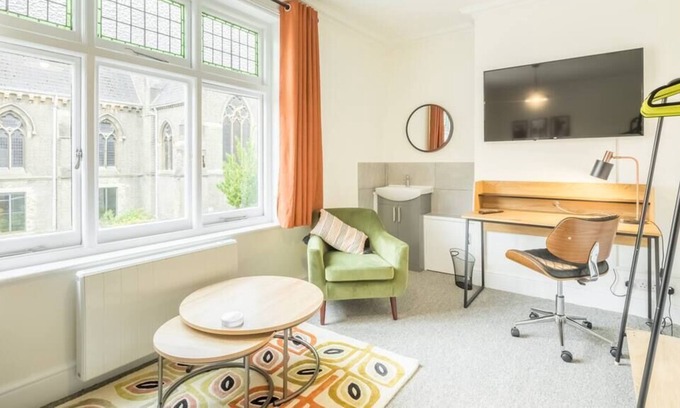 Mill Road Apartment | Beautiful Large Apartment in Central Cambridge