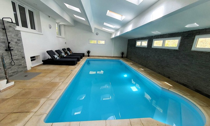 Auxerre Villa | Beautiful Large Villa Indoor Pool 1h Paris full privacy Gite Auxerre Chablis