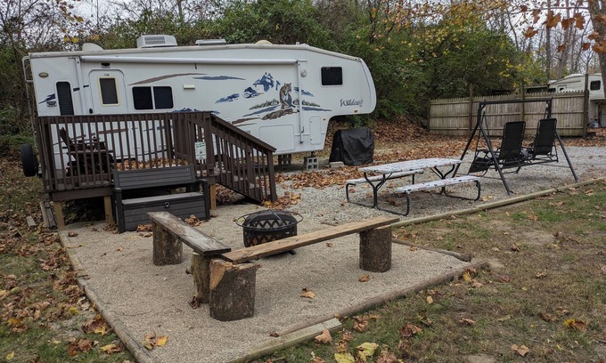 Wakefield RV Rental | Beautiful little Camper w/all the extras at RockWater Campground.